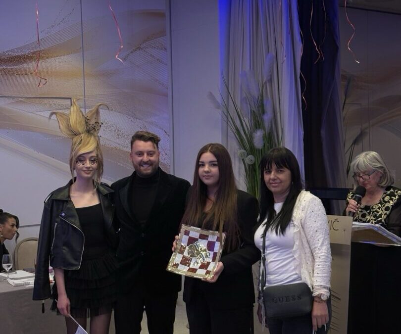 UČENICE NAŠE ŠKOLE SUDJELOVALE NA NATJECANJU „ADVENT U KOSI”