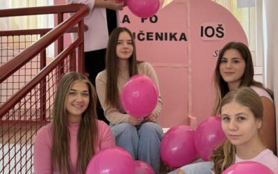U LISTOPADU NOSIM ROZA!
